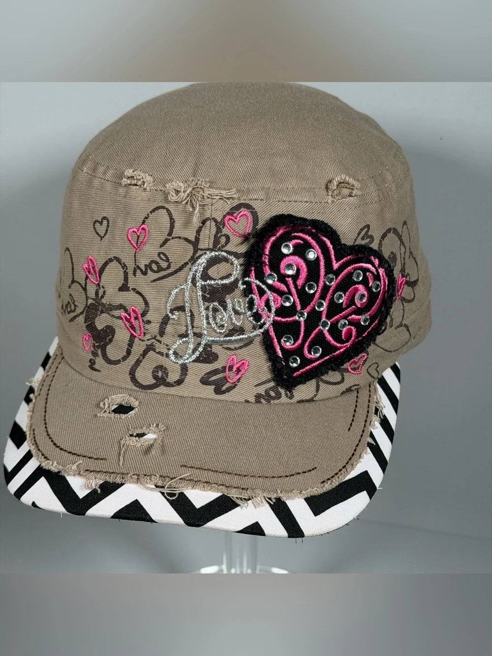 KBETHOS Tan Cap with Pink Heart Embroidery and Black-White Chevron Brim